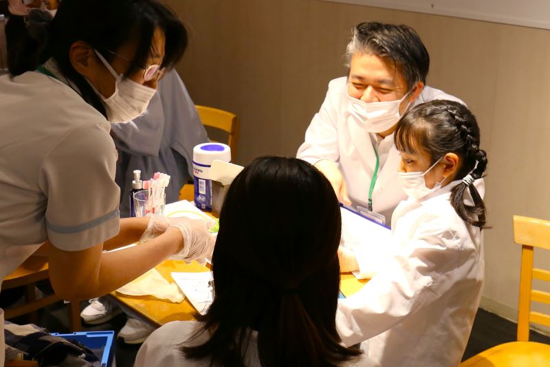 キッザニア歯科イベントの親子歯科健診体験